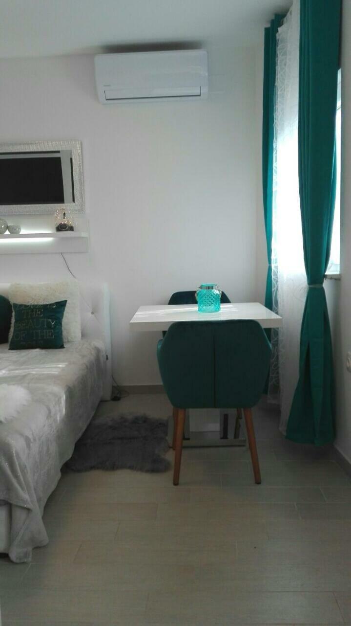 Studio Apartman Vortex Fažana Exterior foto