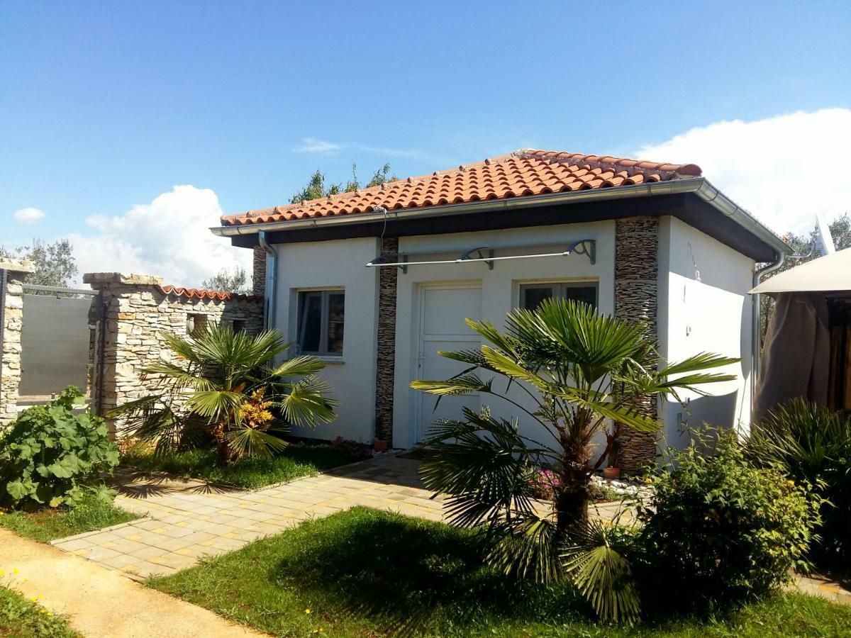 Studio Apartman Vortex Fažana Exterior foto